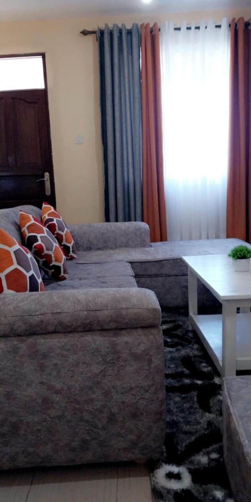 Lux Suites Bamburi Furnished Apartments Εξωτερικό φωτογραφία